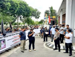 Ratusan Massa LSM Perisai Demo, Desak Kejati Riau Usut Tuntas Para Pelaku Terduga Koruptor