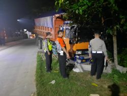 Diduga Serangan Jantung Sopir Truk Meninggal Dunia, Satlantas Polresta Tangerang Evakuasi Korban