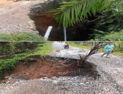 Dilanda Hujan Deras, Beberapa Ruas Jalan Provinsi di Kabupaten Mukomuko Terjadi Terbis