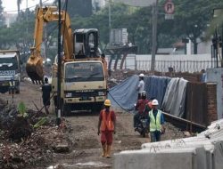 Proyek Underpass Jalan Dewi Sartika Depok Bikin Banjir, Kontraktor Dinilai Asal-asalan