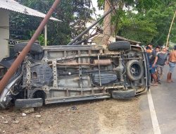 Mobil Terbalik di Cibadak, Satlantas Polres Lebak Evakuasi Kecelakaan