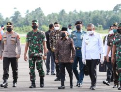 TNI-Polri Amankan Jalur Kunjungan Kerja Wakil Presiden Republik Indonesia Beserta Rombongan di Kalbar