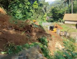 Bupati Ciamis Lakukan Peninjauan Langsung Bencana Alam di Kecamatan Cihaurbeuti Longsor Telan Dua Korban Jiwa