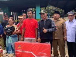 Ketua DPRD Dharmasraya Kunjungi Korban Kebakaran