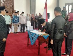 Bupati Sapuan Lantik Dua orang Pejabat Strategis dan 23 Pejabat Eselon III