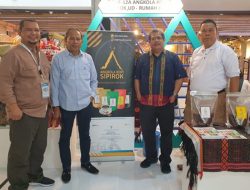 Pengurus DPP Ikapsi Kunjungi Stand Angkola Kopi Sipirok di PaDi UMKM Hybrid Expo 2022