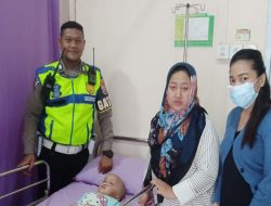 Petugas Sat Lantas, Lakukan Aksi Terpuji, Selamatkan Anak Sakit Kejang Kejang Ditengah Kemacetan