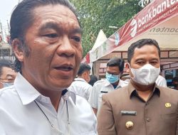 Pj Gubernur Banten Salurkan BLT Kompensasi BBM