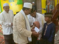 Saat Safari Jum’at, Bupati Anwar Sadat Disambut Hangat Oleh Masyarakat Desa