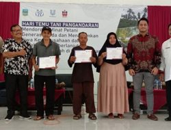 Sebanyak 552 Petani di Pangandaran Mengantongi Sertifikat Sekolah Lapang Kelapa Nira