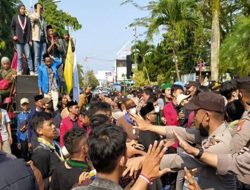 Massa Unjuk Rasa di DPRD Ciamis Menuntut Copot Dirut Pertamina dan Bongkar Mafia BPH Migas