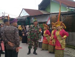 Babinsa Kelurahan Batuang Taba Ikut Meriahkan Pentas Seni