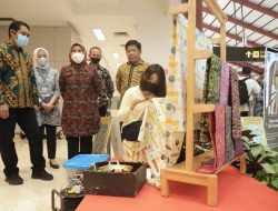 Pemkab Serang-Angkasa Pura II Kampanyekan Batik di Bandara Soetta