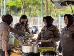Direktorat Samapta Polda Riau Berbagi Sarapan Gratis Hasil Masakan Polwan