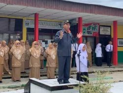 Ketua DPRD Dharmasraya Menjadi Pembina Upacara di SMAN 1 Sitiung