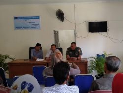 Babinsa Koramil 01/PBU Kodim 0312/Padang Hadiri Rapat Evaluasi di Kelurahan