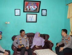 Jalin Silaturahmi Kapolres Mukomuko Kunjungi Rumah Purnawirawan Polri dan Warakauri