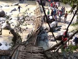 Jembatan Gantung Putus Akibat Luapan Sungai Ciseel, 157 Warga Gunungsari Terisolir