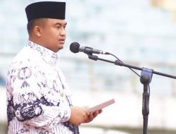 Peringati HUT PGRI ke-77, Sutan Riska Menjadi Pembina Upacara