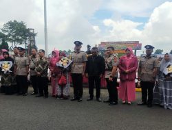Dari 493 Siswa Bintara Remaja yang Dilantik, Tiga Orang siswa Berprestasi Anak Keluarga tidak Mampu