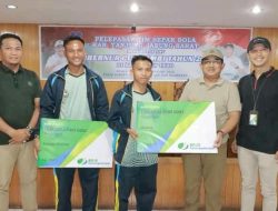 Bupati Lepas Tim Sepak Bola Kabupaten Tanjabbar Ikuti Turnamen Gubernur Cup Tahun 2023