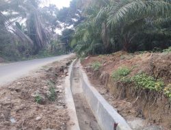 Dinas PUTR Pematang Siantar Diduga Hamburkan Uang Rp 300 Juta Bangun Drainase Abal- Abal