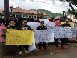 Puluhan Warga Manggala Gelar Unjuk Rasa, Minta Kembalikan Aset Stelli, Hukum Seberat-beratnya Irfan Suryanagara