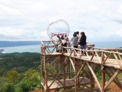 Puncak Libra, Spot Wisata Suguhkan Panorama Laut Pantai Dan Gunung