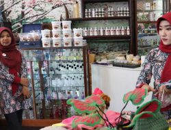 Kembangkan Usaha, UMKM Binaan Dekranasda Lakukan Pemberdayaan Warga Sekitar
