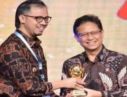 Walikota Bukittinggi Terima Penghargaan UHC dari Wapres