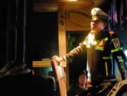 Bekerjasama Dengan Dishub, Satlantas Polres Mukomuko Periksa Kendaraan Umum dan Kesehatan Sopir