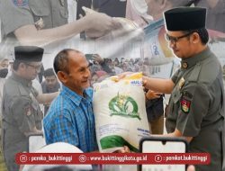 Walikota Serahkan Bantuan Kebutuhan Pokok Jelang Lebaran