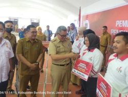 Pemerintah Bandung Barat Serahkan Penghargaan Pada Porprov XIV dan Peparda VI Tahun 2022