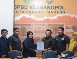 BPK RI Beri Penghargaan WTP Untuk Tujuh Parpol di Padangpanjang