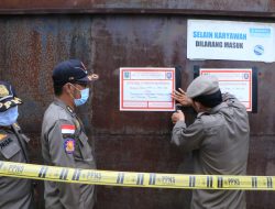 Menyalahi Aturan, Satpol PP Segel Peternakan Ayam di Cikeusal