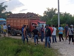 Dayun Siak Memanas, Pekerja Kebun HM Dasrin Bentrok Dengan Pasukan Pengamanan PT DSI