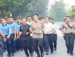 Gelar Olah Raga Bersama TNI/POLRI Dua Jenderal Ini Tetap Lari Diguyur Hujan