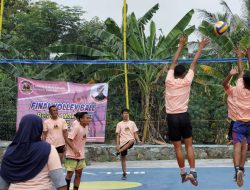 Pererat Silaturahmi, Mak Ganjar Banten Gelar Pertandingan Bola Voli Bersama Warga Cilegon
