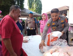 Meriahkan HUT Bhayangkara Ke-77, Polres Purwakarta Gelar Bazar Murah Ayam Potong