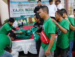Ojol Ganjar Berbagi Kebaikan dengan Sembelih Belasan Hewan Kurban di Banten