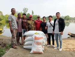 KNP Dukung Ganjar Silaturahmi dan Beri Bantuan Pakan Ikan Untuk Nelayan Tambak di Karawang