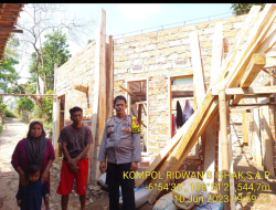 Kapolres Kabupaten Sukabumi, Bantu Bedah Rumah Warga Cicantayan
