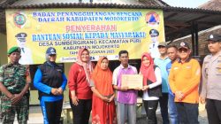 Bupati Mojokerto Serahkan Bansos Kepada Warga Terdampak Bencana Alam