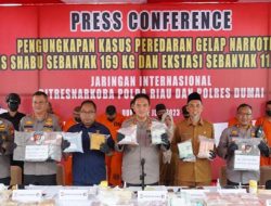 Ditresnarkoba Polda Riau dan Polres Dumai Amankan 168.89 Kg Sabu dan 11.712 Butir Pil Ekstasi Jaringan Internasional