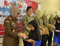 Hari Bhakti Adhyaksa ke-63 Kejari Kota Pekalongan Beri Santunan Anak Yatim