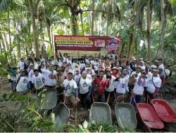 Nelayan Balad Ganjar Beri Bantuan Pengecoran Jalan untuk Warga Cipatujah Tasikmalaya