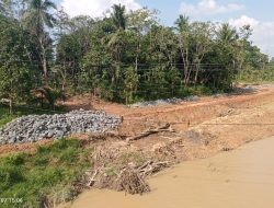 Diduga Proyek Pembangunan Penahan Tebing Batang Piruko Koto Baru Kurang Optimal
