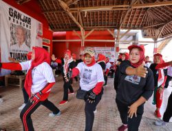 Lawan Mager! Komunitas Sopir Truk Ganjar Ajak Emak-Emak Cegah Osteoporosis Lewat Senam Sehat