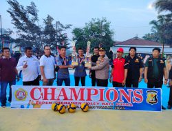 Penutupan Turnamen Volley Ball Pasir Indah CUP dan Pokdarkamtibmas Rohul Ditandai Service Pertama AKP Buyung
