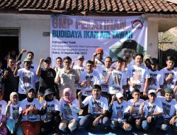 Ganjar Muda Padjajaran Beri Bantuan dan Pelatihan Budi Daya Ikan di Tasikmalaya